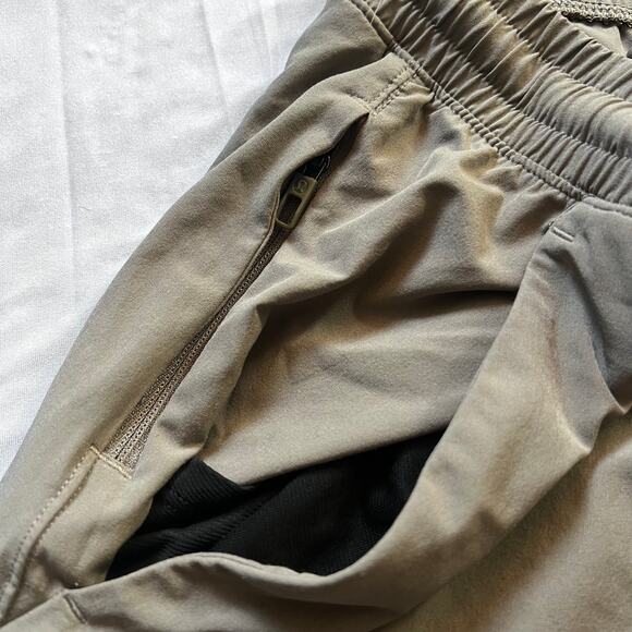 Lululemon T.H.E. Shorts Men’s Size M 9” Linerless Taupe Olive Training Shorts - Picture 4 of 8